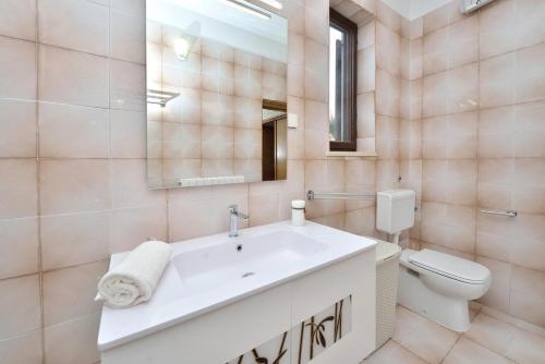 Seaside Holiday House Privlaka, Zadar - 18509