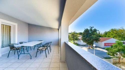 Beautiful Apartment Leut Close To The Sandy Beach