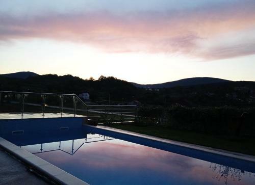 Sunshine Holiday Home