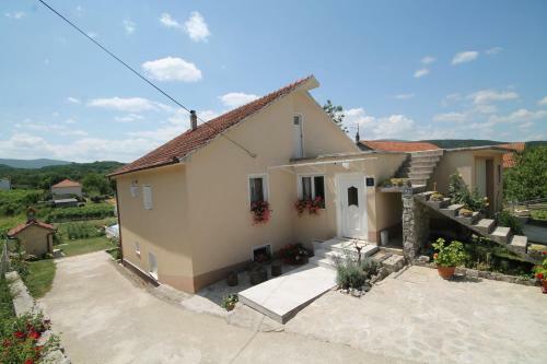 Sunshine Holiday Home