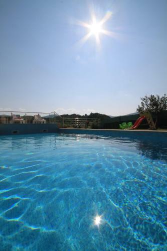 Sunshine Holiday Home