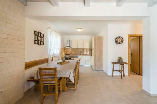 Villa Karin With Heated Pool