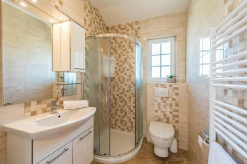 Villa Karin With Heated Pool