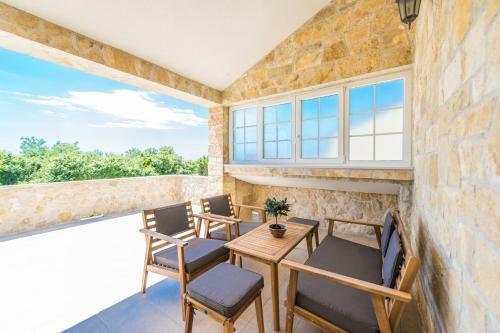 Villa Karin With Heated Pool