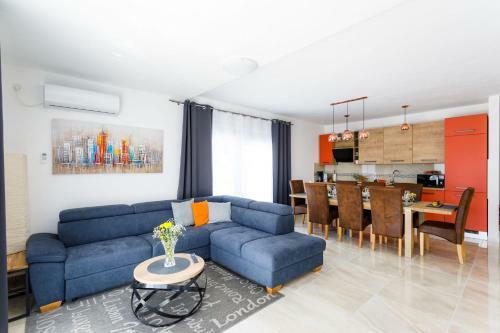 House - Villa Skyline