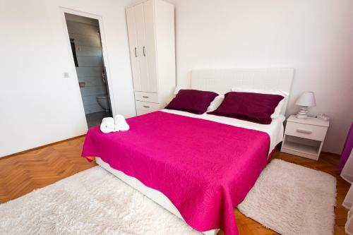 Entire Private Top Floor With Own Pool And Entrance