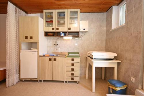 Apartments By The Sea Bilo, Primosten - 4190