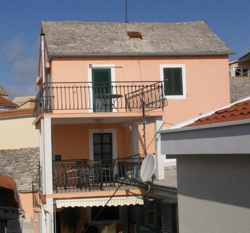 Apartments By The Sea Primosten - 17975