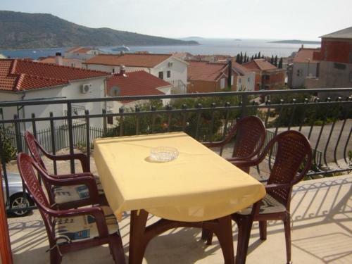 Hostal Apartments Ada