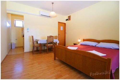 Primosten Apartments