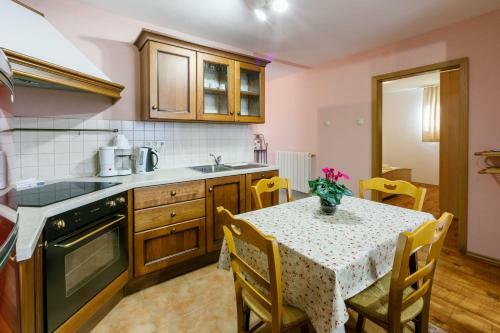 Apartment Eni Selce