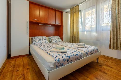 Apartment Eni Selce