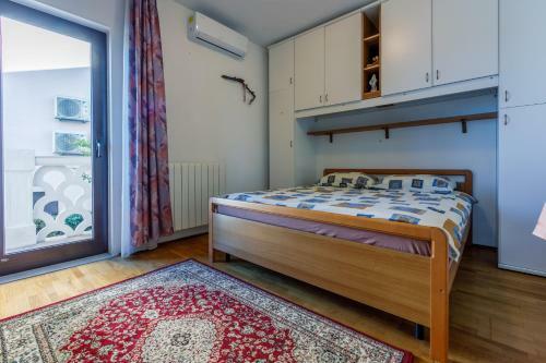 Apartment Eni Selce