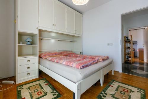 Apartment Eni Selce