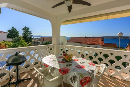 Apartment Eni Selce