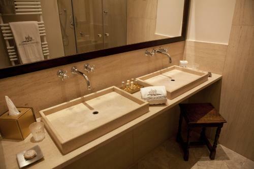 Hotel Ch�teau De Mercu�s