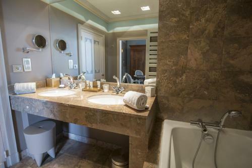 Hotel Ch�teau De Mercu�s