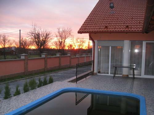Villa Piros