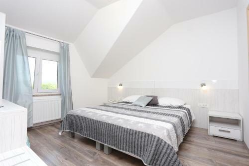 Hostal Rooms With A Parking Space Slunj, Plitvice - 17485