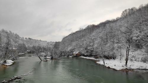 Apartamento Smaragd River Near Rastoke & Plitvice Lakes