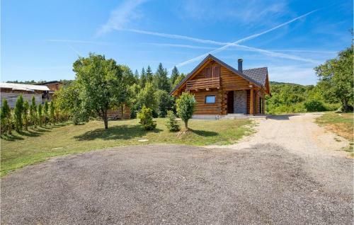 Awesome Caravan In Slunj With Jacuzzi, Wifi And 2 Bedrooms