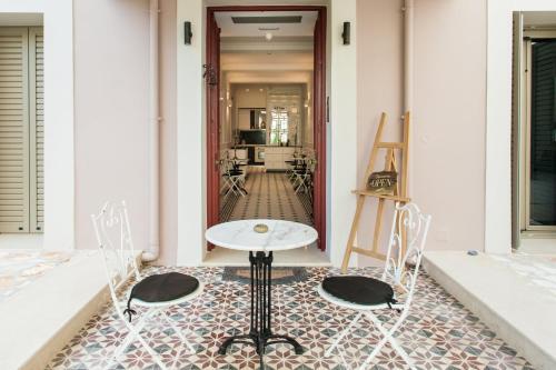 Hotel La Canea Canvas 1