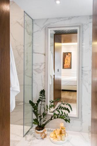 Hotel La Canea Canvas 1