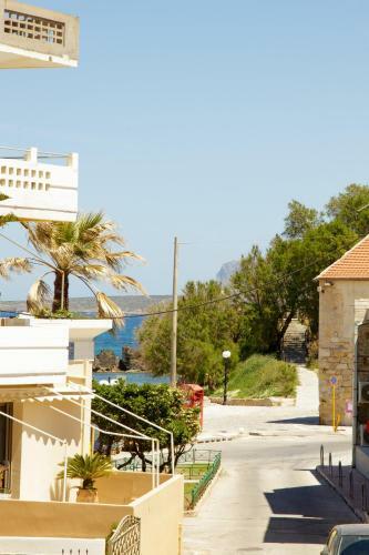 Melina Apartments