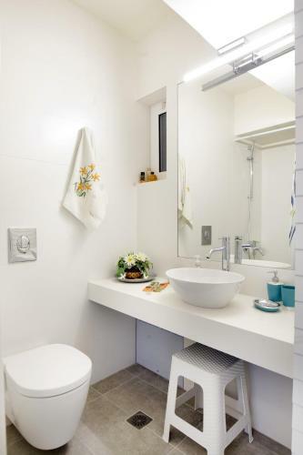 Melina Apartments