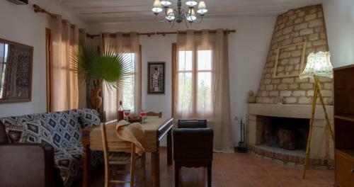 Eftrapelia Provarma Villa
