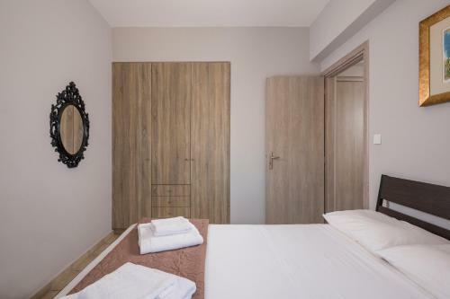 Tholos Apartments