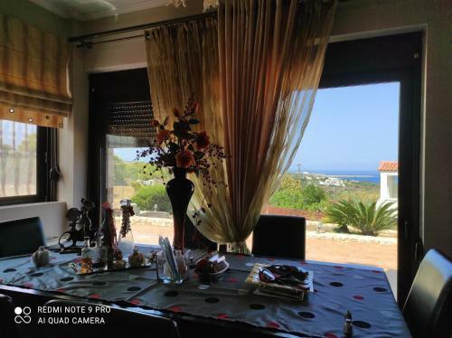 Akrotiri Beach Villa