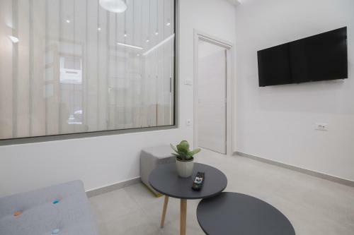 Apartamento Central Apt 4 W. Yard Steps To Old Town Ac, Wifi
