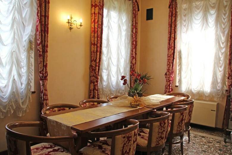 Park Hotel Villa Leon D'oro