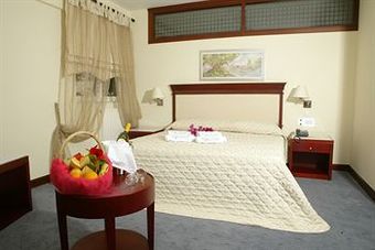 Hotel Chrithoni's Paradise