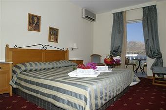 Hotel Chrithoni's Paradise