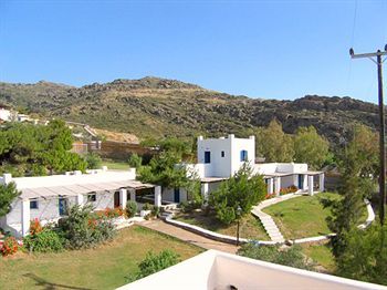 Hotel Far Out Village
