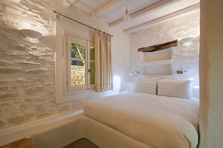 Petros Place Hotel