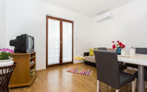 Apartman Brozni?