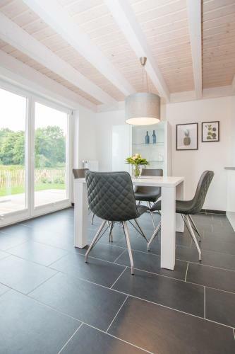 Ferienhaus Hafenkante Mit Sky, Netflix