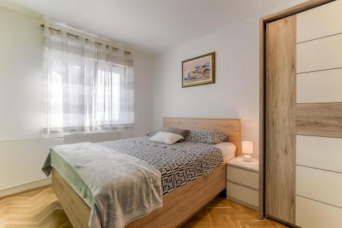 Apartments With Wifi Rijeka - 17401