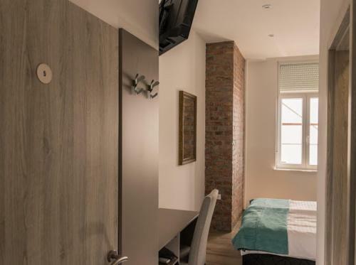 Ri Rooms