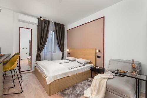 Deluxe Apartments & Rooms "in The Center"
