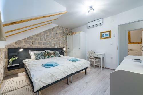 Villa Dovecote With Private Sauna, Jacuzzi & Gym