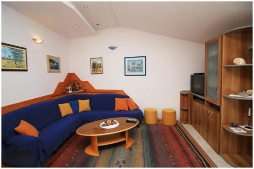 Apartments By The Sea Rogoznica - 1089
