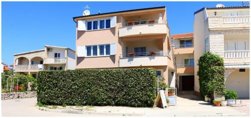 Apartments By The Sea Rogoznica - 1089