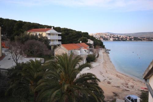 Apartments By The Sea Rogoznica - 7556