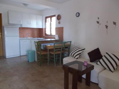Apartments By The Sea Rogoznica - 15566