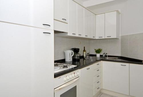 Apartments By The Sea Rogoznica - 15249