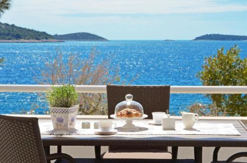 Apartments By The Sea Rogoznica - 15249